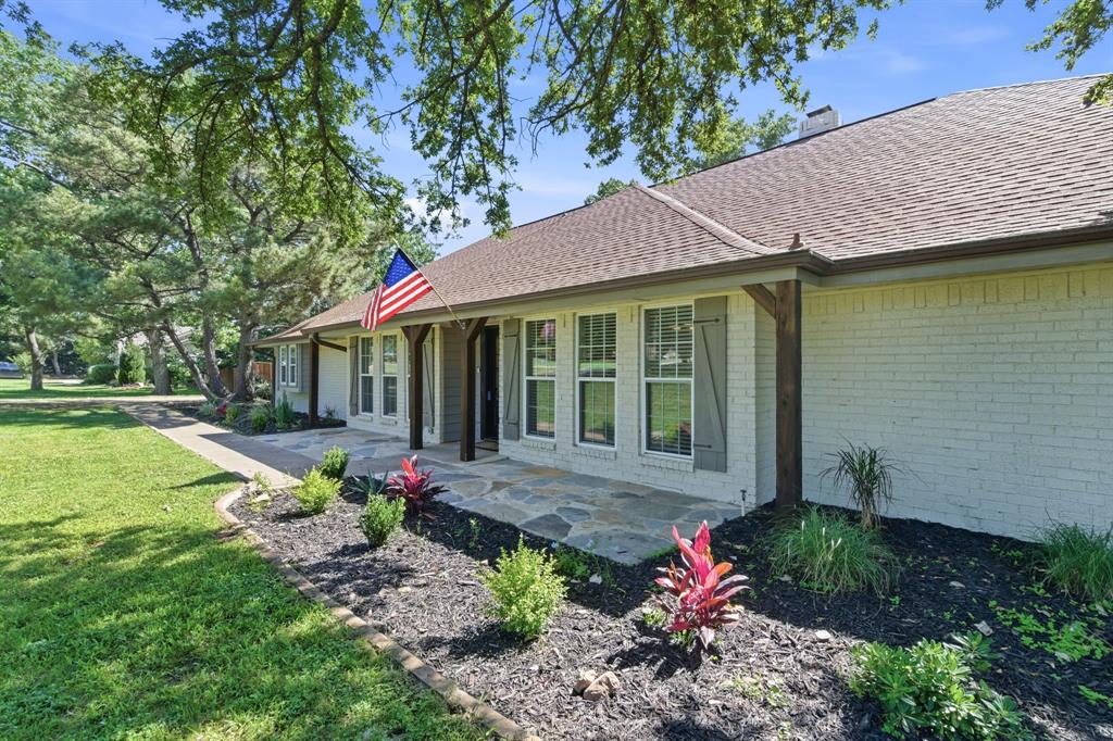 835 Cross Timbers Drive — photo