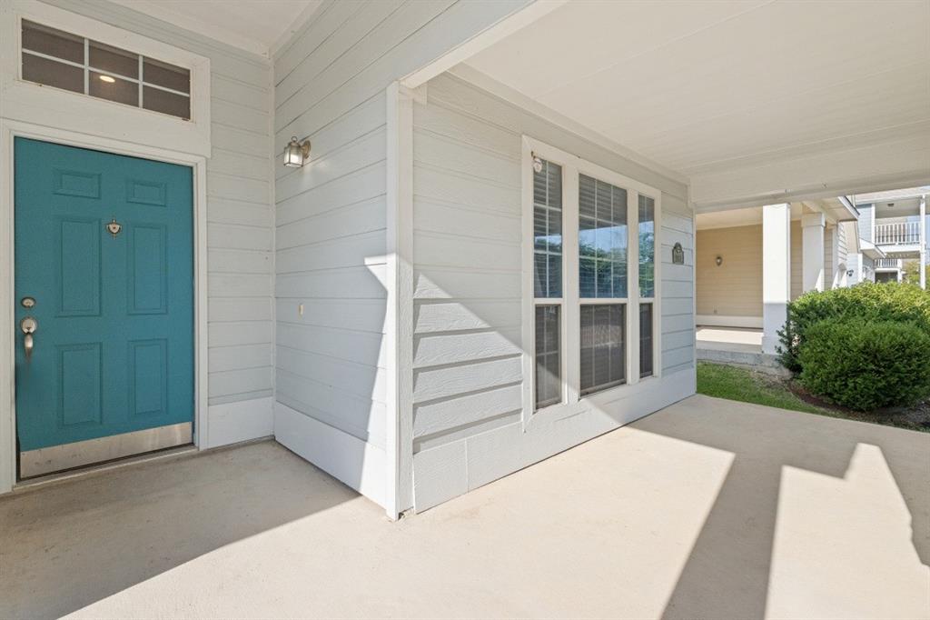 1504 Oakcrest Drive — photo