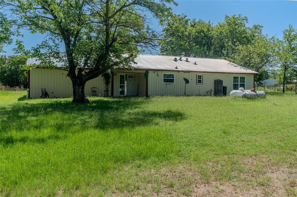 1611 County Road 4104 — photo