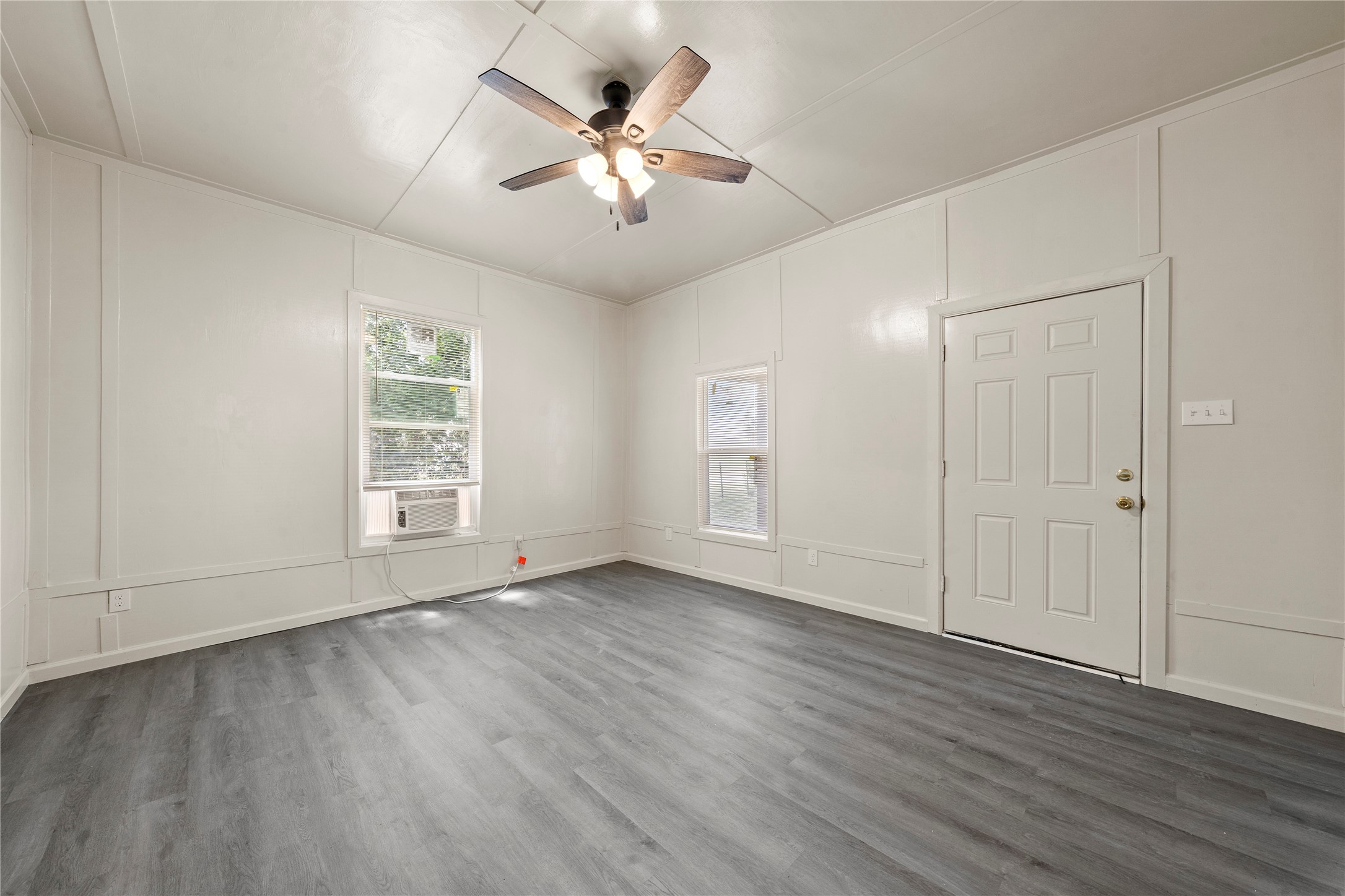 404 Eagle Drive, Eddy, TX 76524 — photo 3