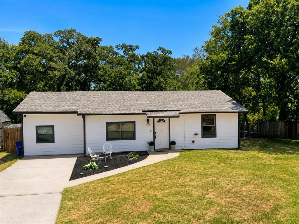 104 Lynn Drive — photo
