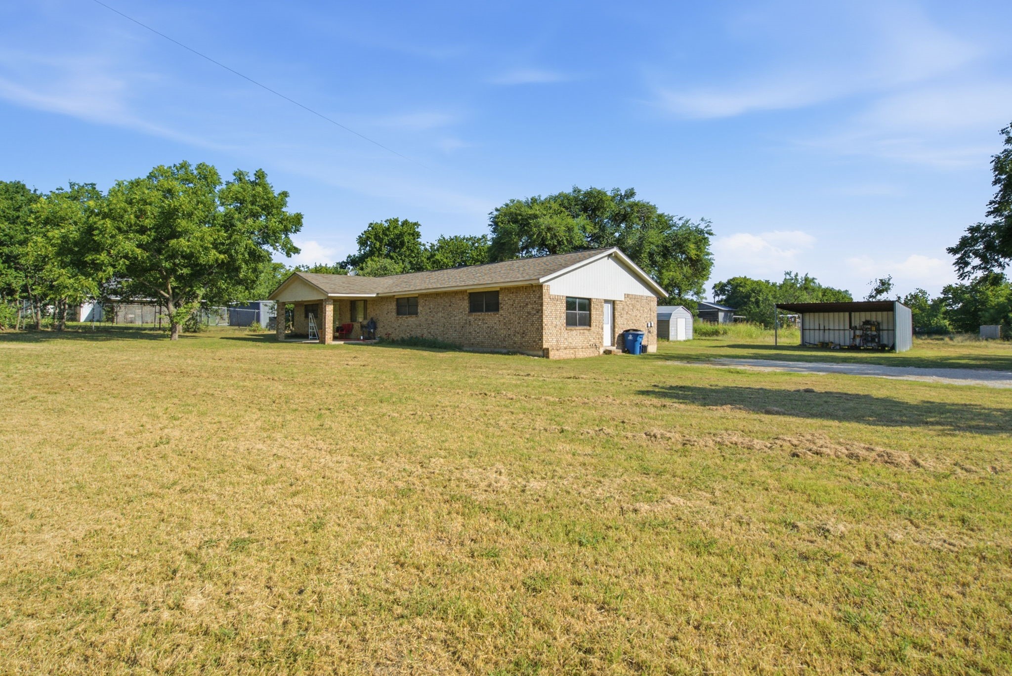 917 E Ross Avenue, De Leon, TX 76444 — photo 3