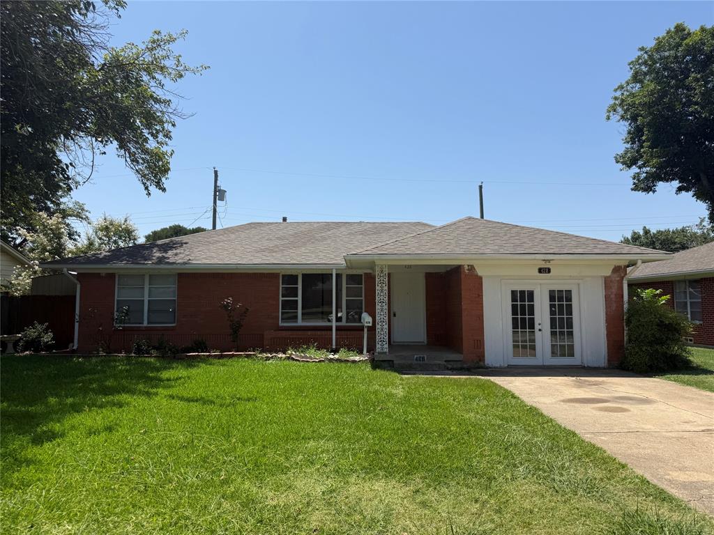 428 La Salle Drive — photo
