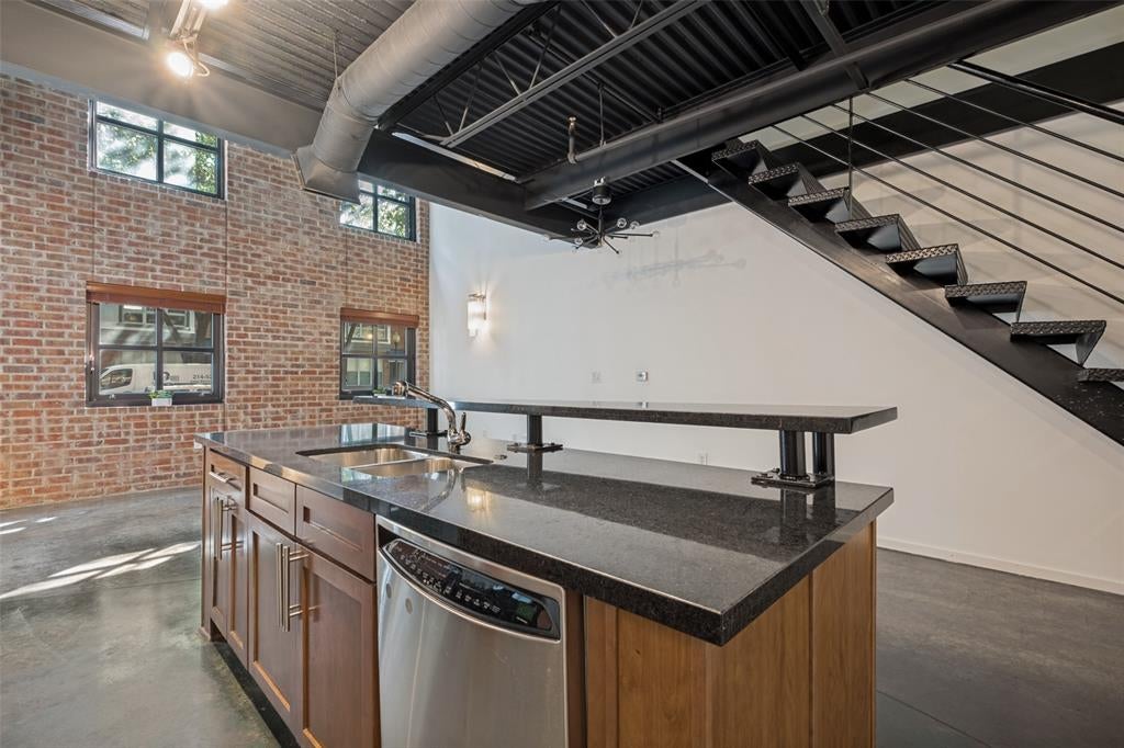 3110 Thomas Avenue 109 — photo