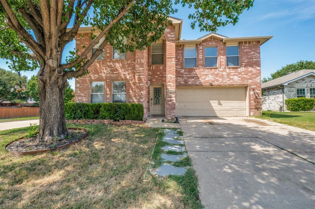 2301 Chestnut Drive — photo