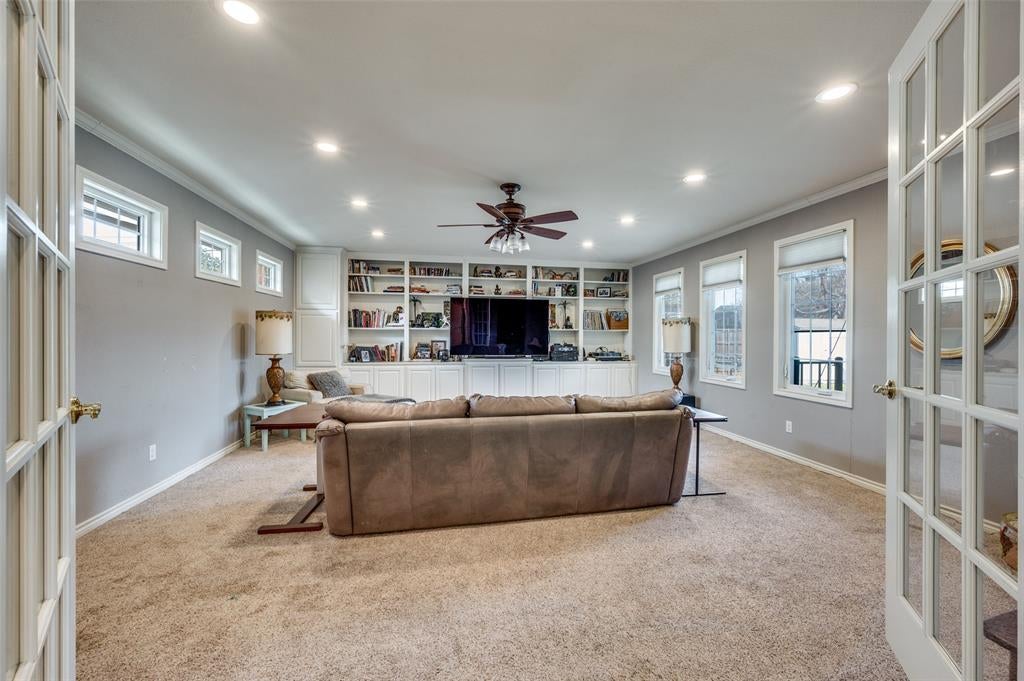 9835 Estate Lane — photo