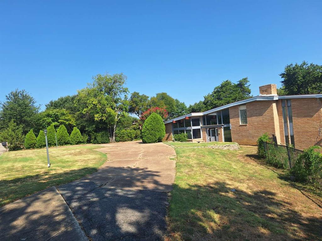 2415 Skyline Drive — photo