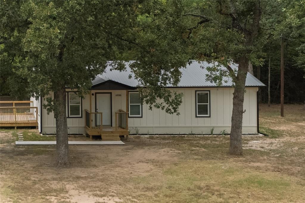 6886 County Road 2550 — photo