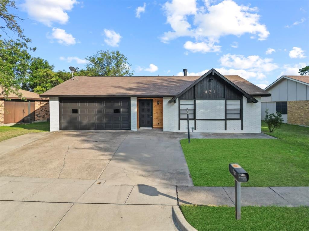 421 Parkvale Lane — photo