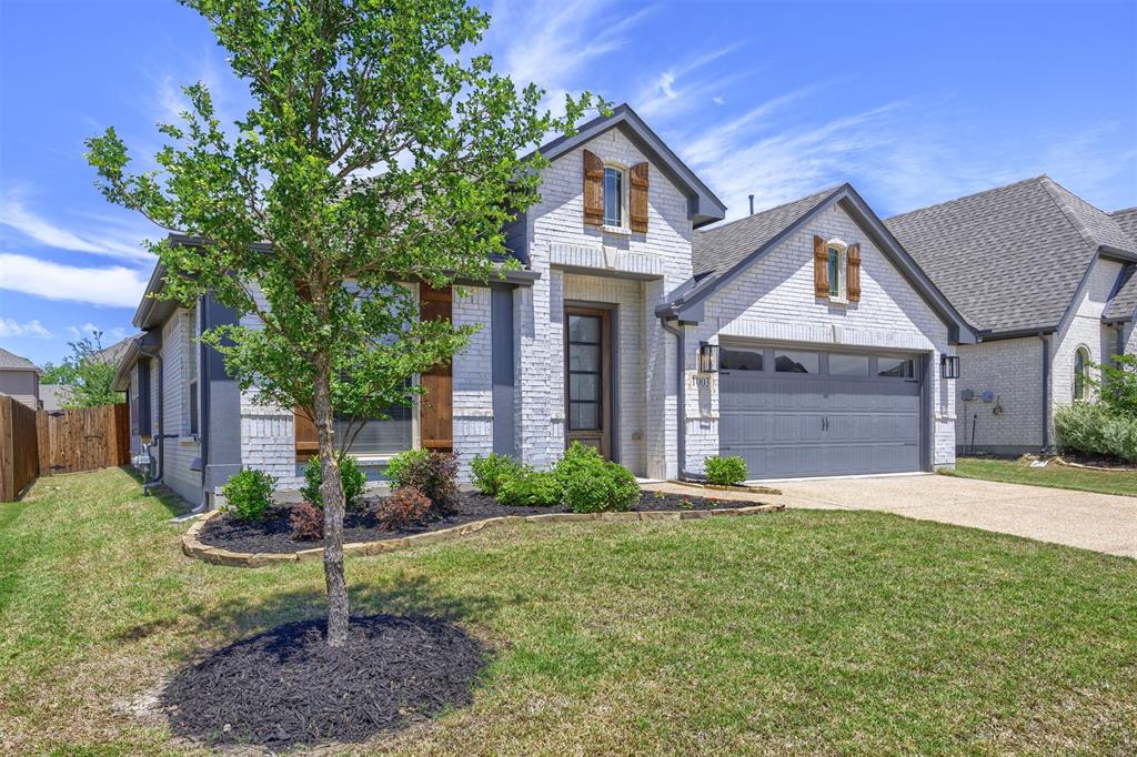 1003 Pecan Glen Drive — photo