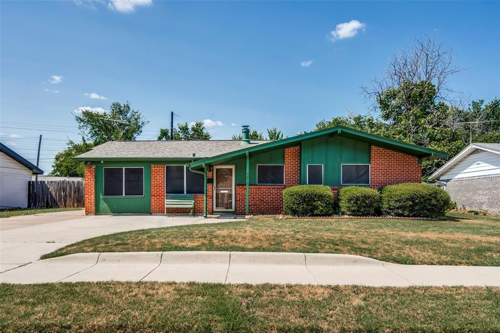 5213 Bonnie Wayne Street — photo