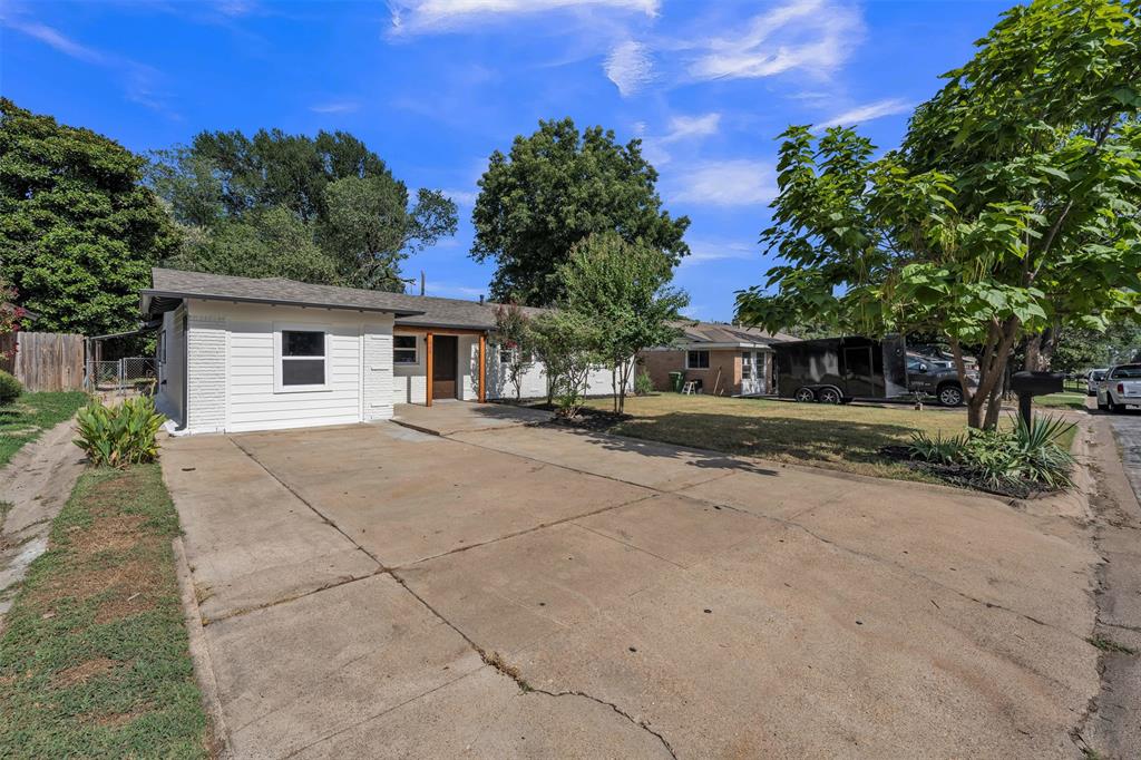 408 Simmons Drive — photo