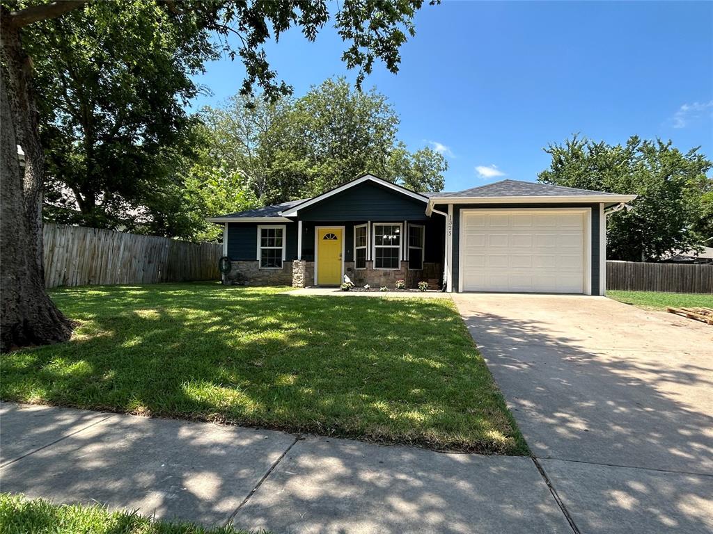 1325 E Jones Street — photo