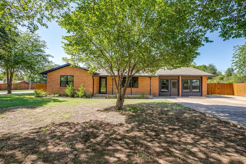 6301 Greenfield Road — photo