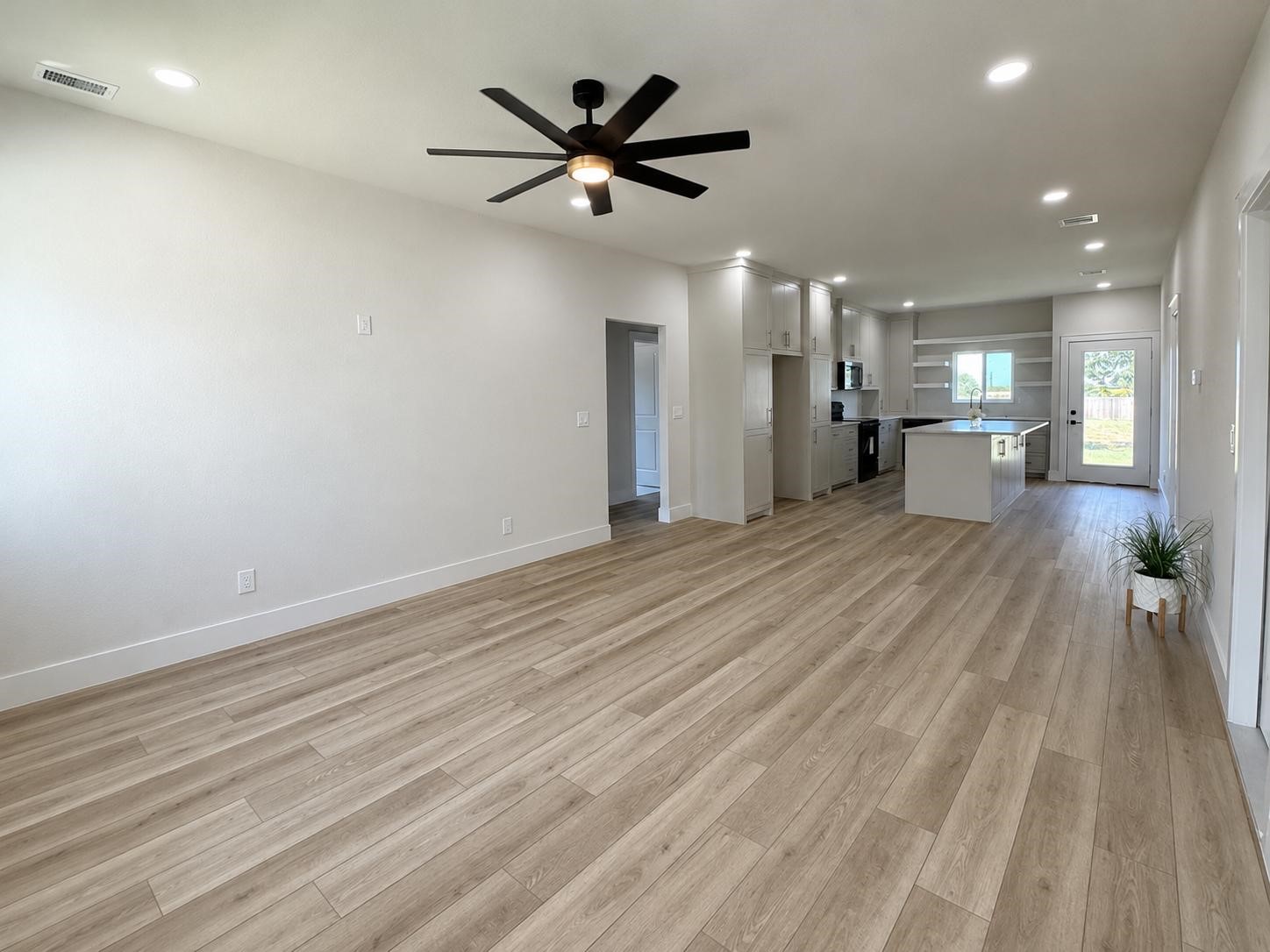 413 N Cleburne Whitney Road, Rio Vista, TX 76093 — photo 3