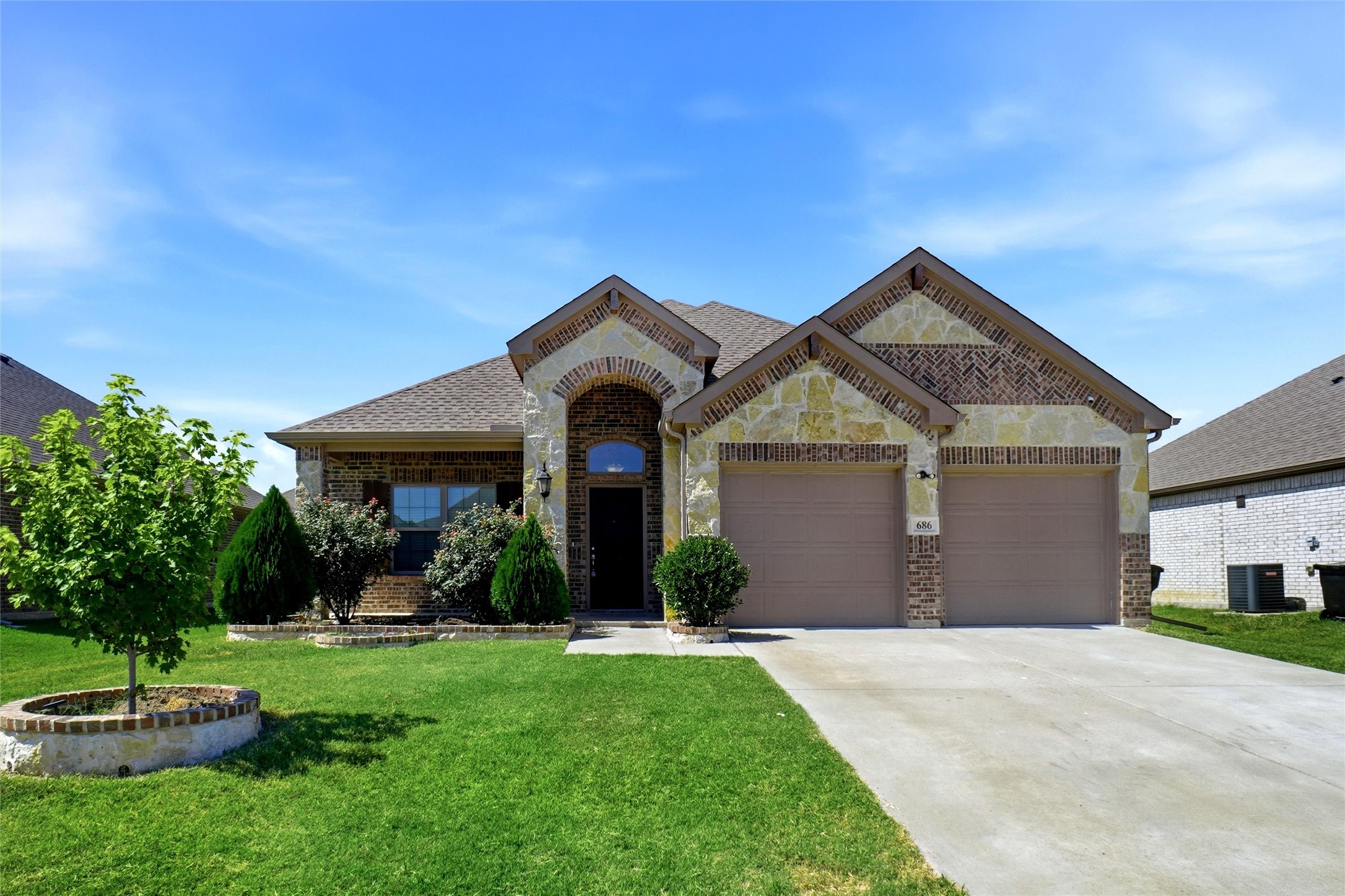 686 Navasota Drive — photo