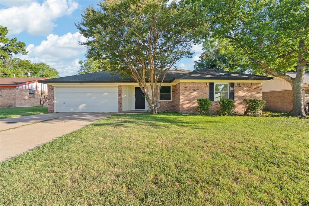 1206 Hemphill Drive — photo