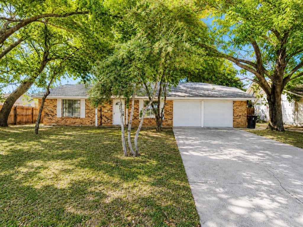 421 Apple Blossom Lane — photo