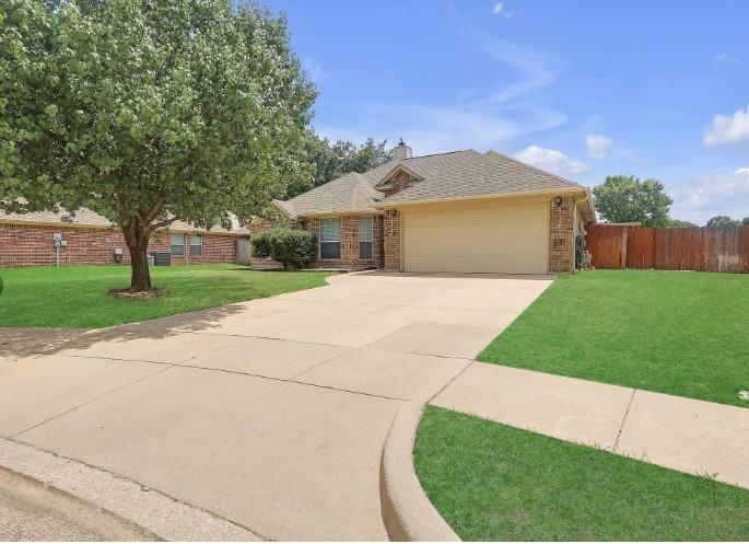 521 Acorn Court — photo