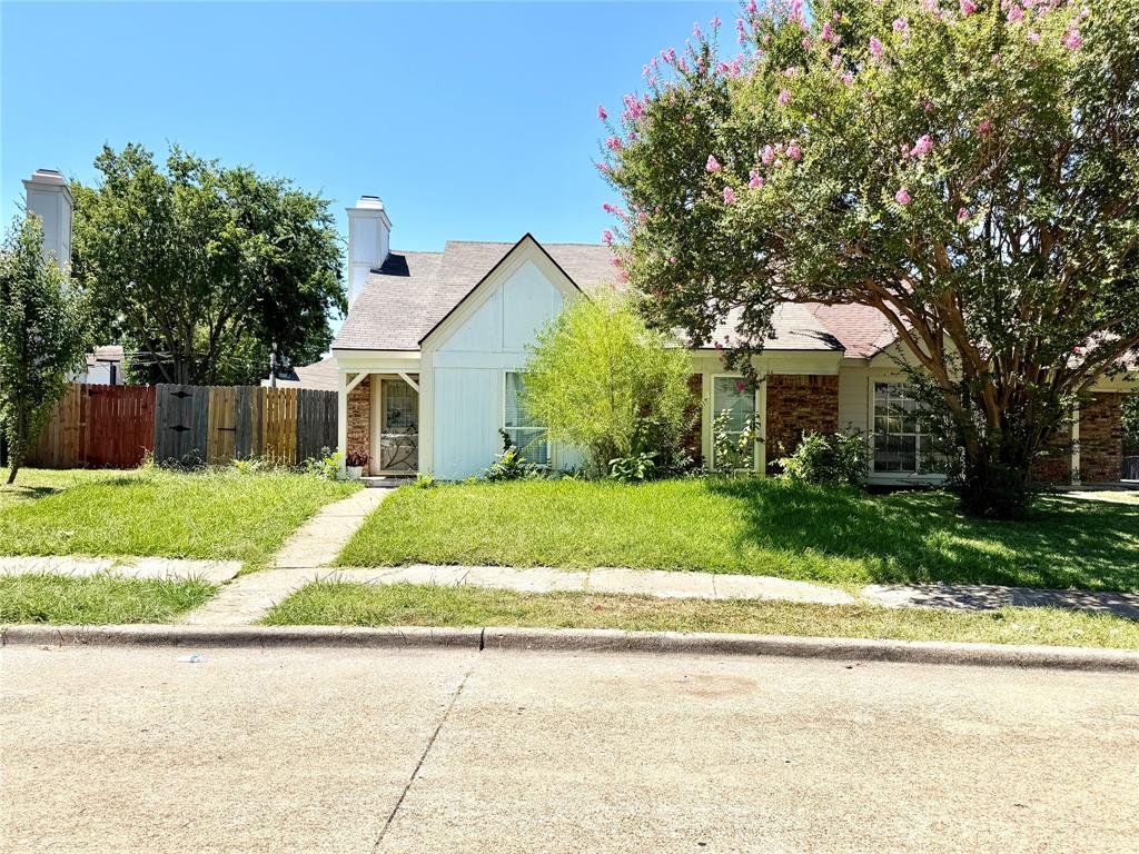 817 Colchester Drive — photo