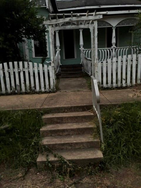 807 E Main Street — photo