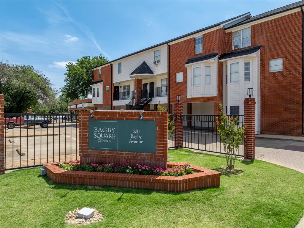 600 Bagby Avenue 4C — photo