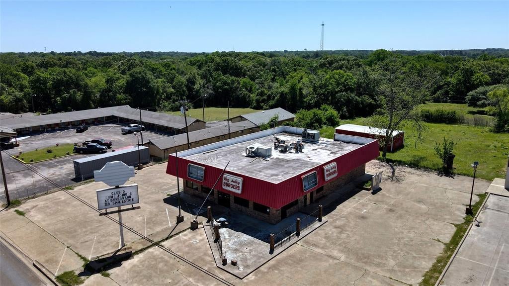 617 W Corsicana Street — photo