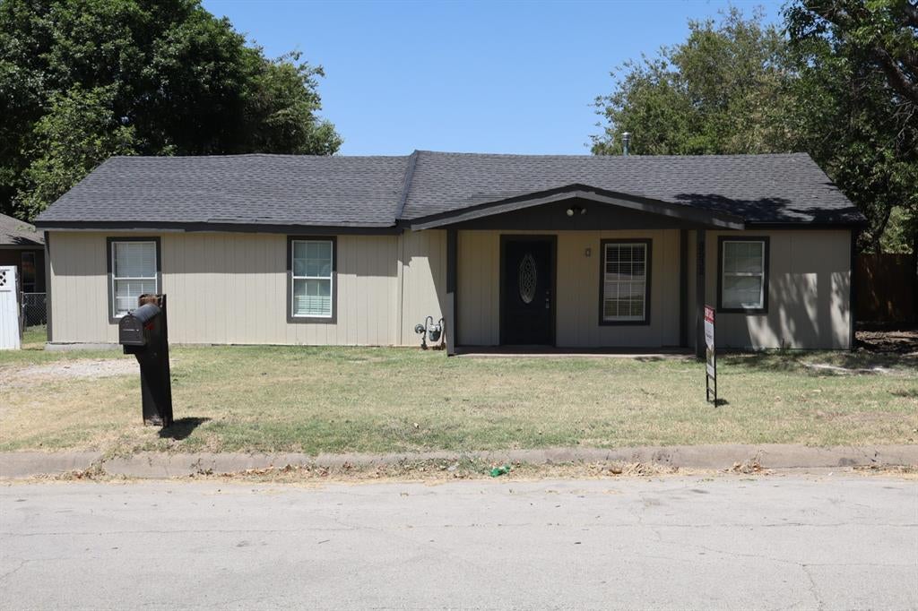8532 George — photo
