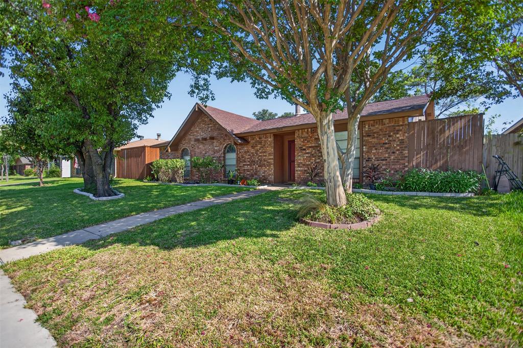 9009 Willowbrook Drive — photo