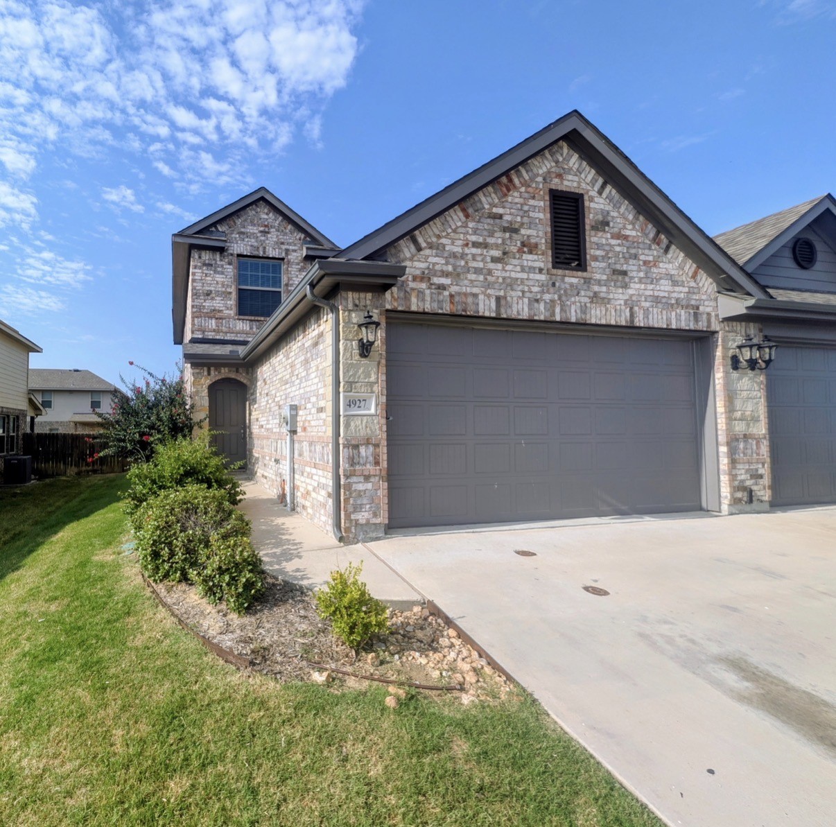 4925-4927 Sanger Circle Drive — photo