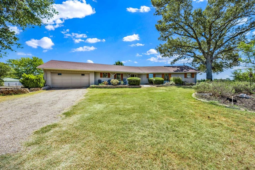 8727 S FM 69 — photo