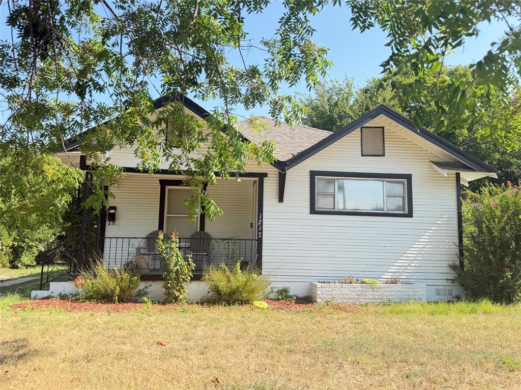 1217 Verbena Street — photo