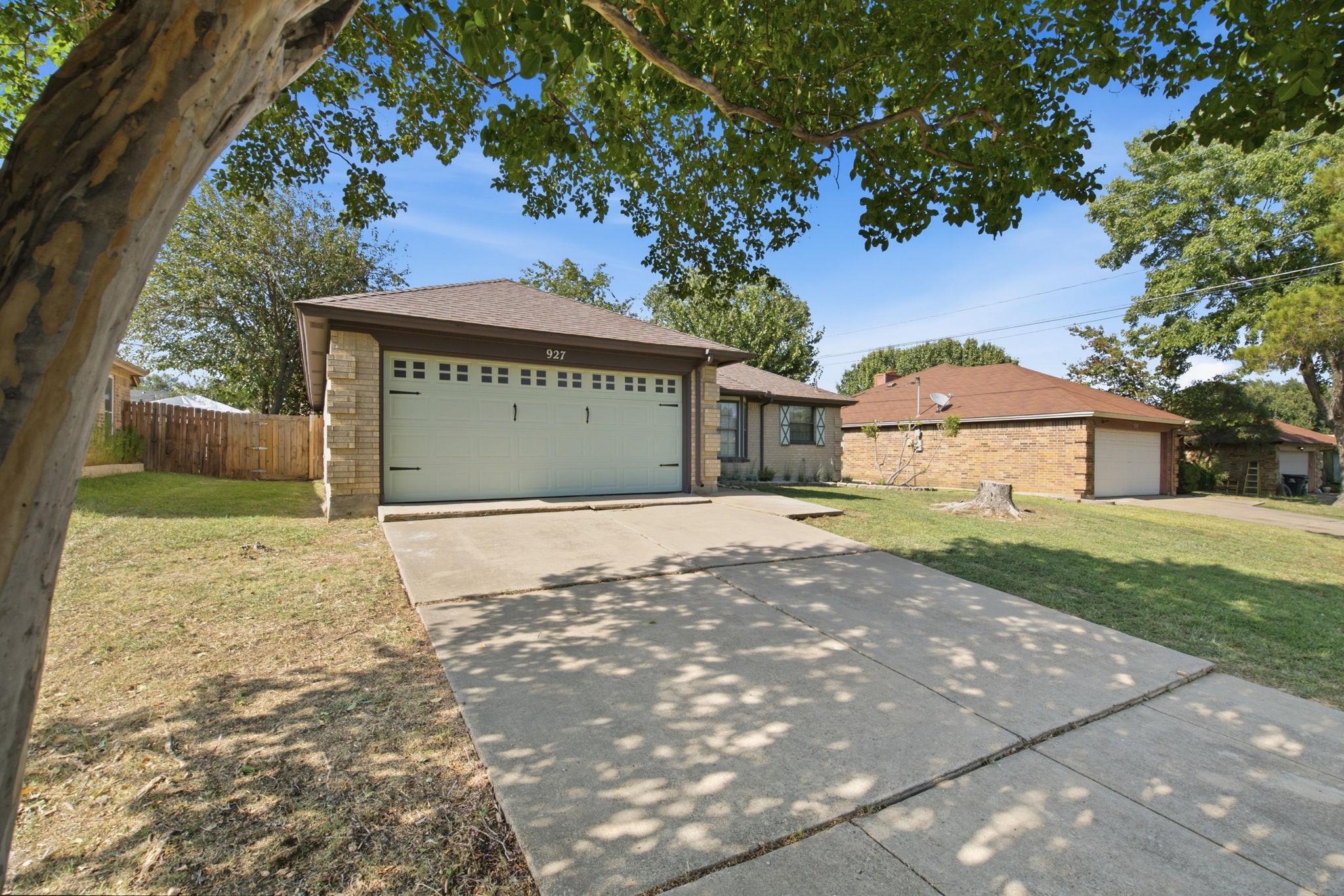 927 Freestone Drive, Arlington, TX 76017 — photo 2