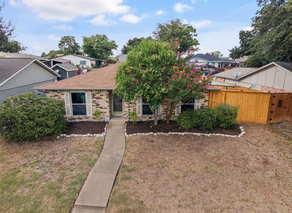 3321 Edgecliff Drive — photo