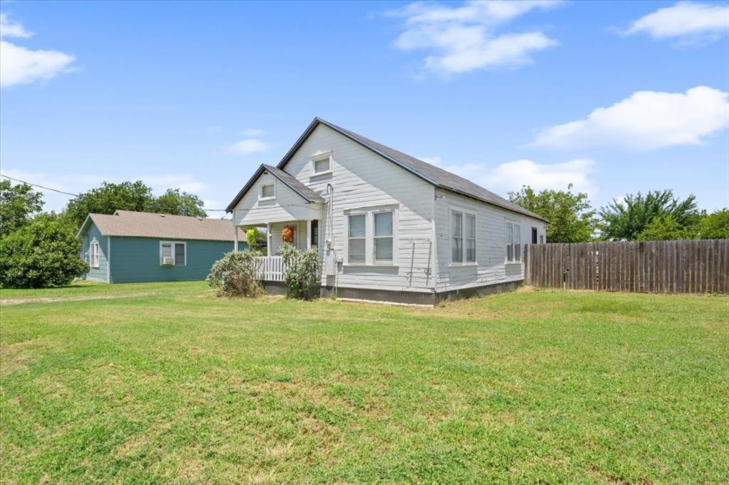 102 Brookshire — photo