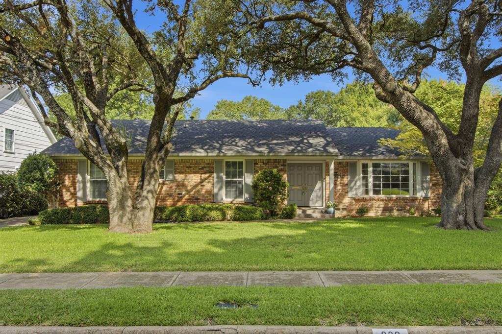 939 Blue Lake Circle — photo