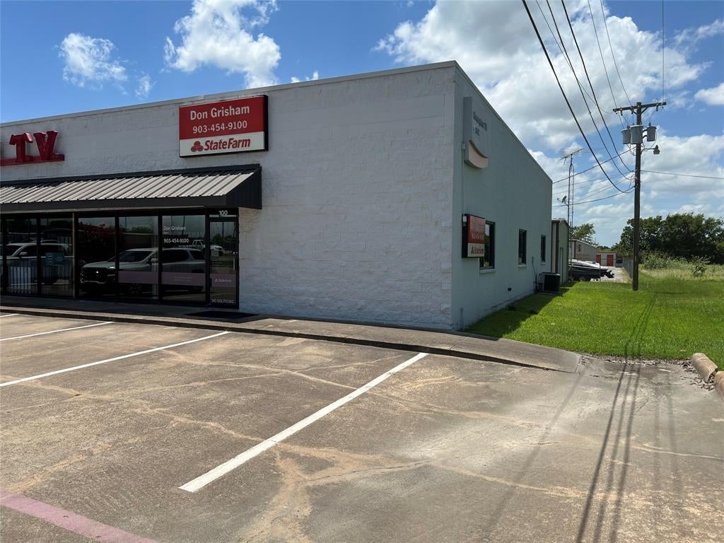 8602 Wesley Street Suite 100 — photo