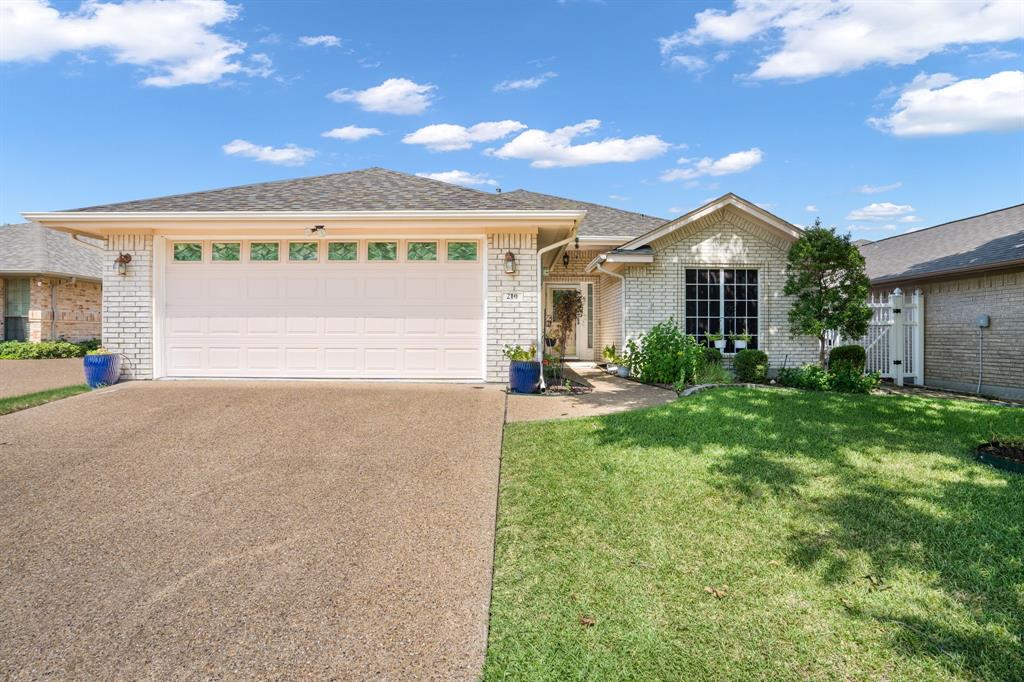 210 Bluebonnet Lane — photo