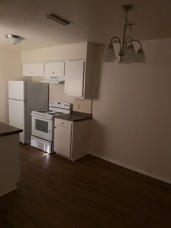 3125 Tudor Lane 3127 — photo