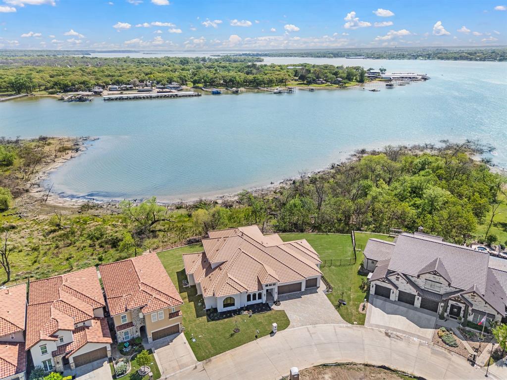9065 Lakeside Drive — photo