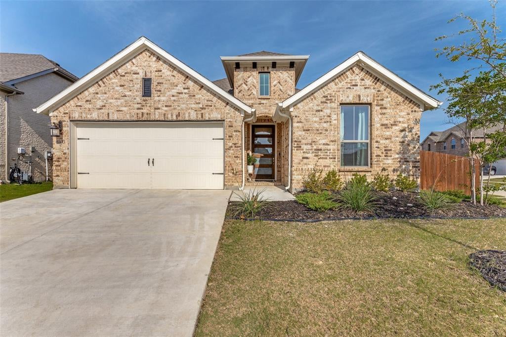 5933 Lovills Creek Street — photo