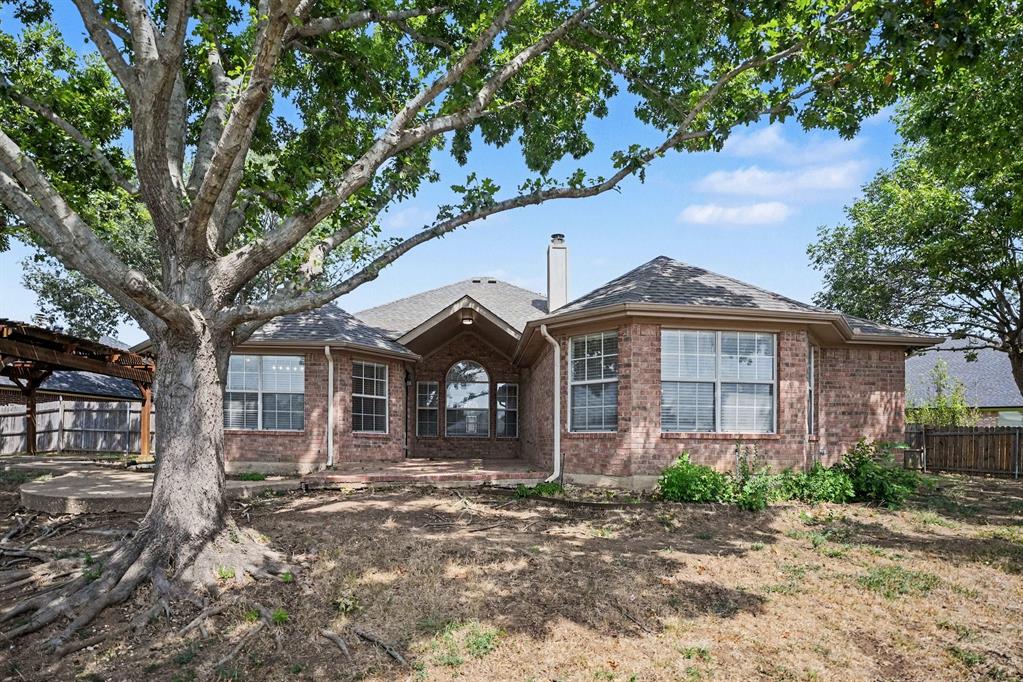 11 Mary Lou Court — photo