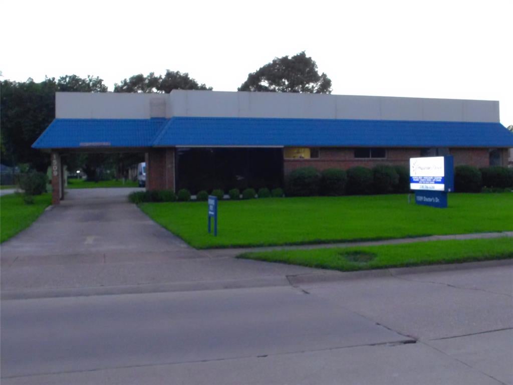 1509 Doctors Drive — photo