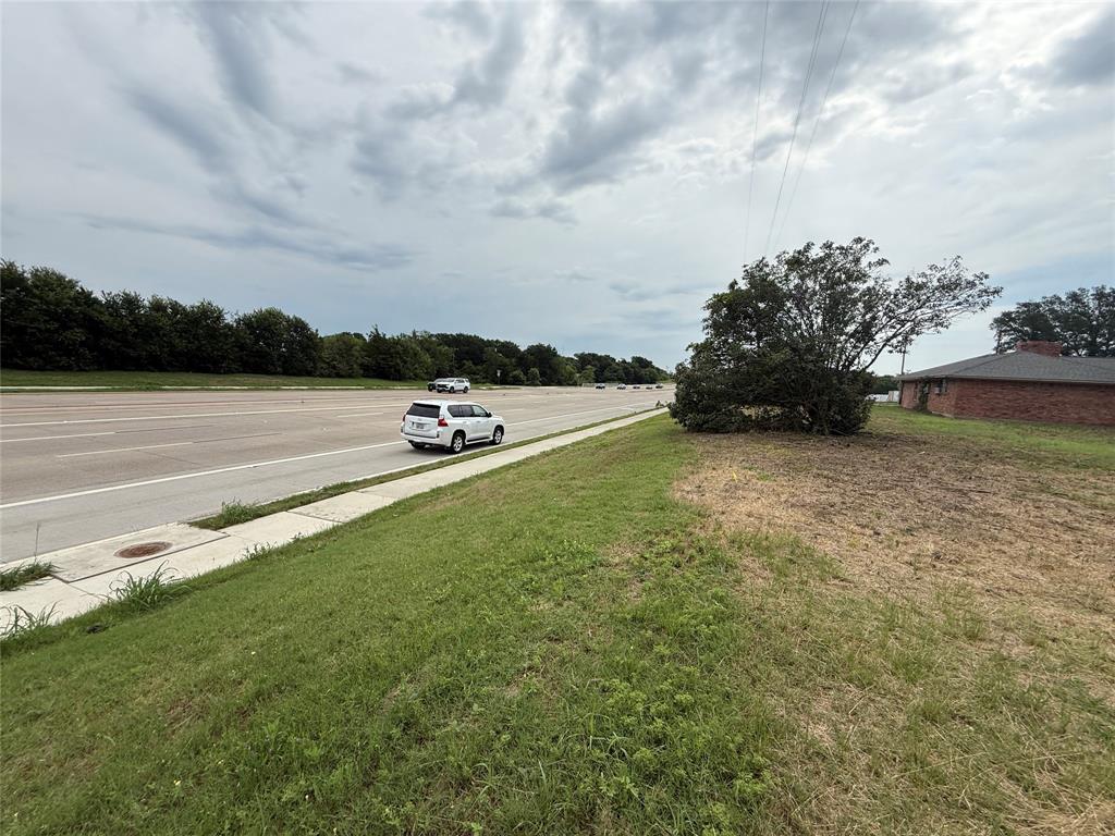 4724 N University Drive — photo