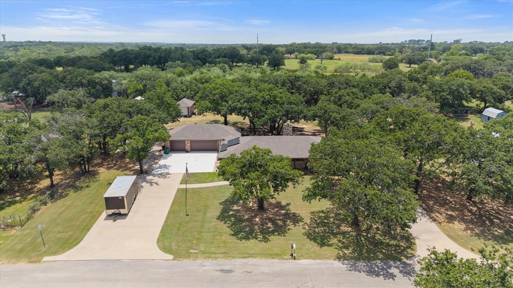 902 Greenbriar Drive — photo