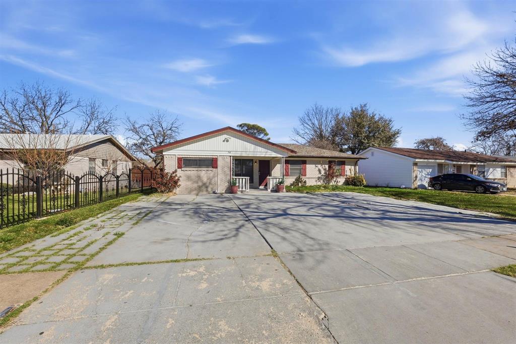 242 W Cober Drive — photo