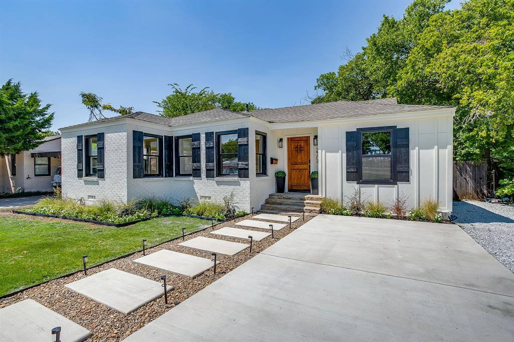 2704 W Biddison Street — photo