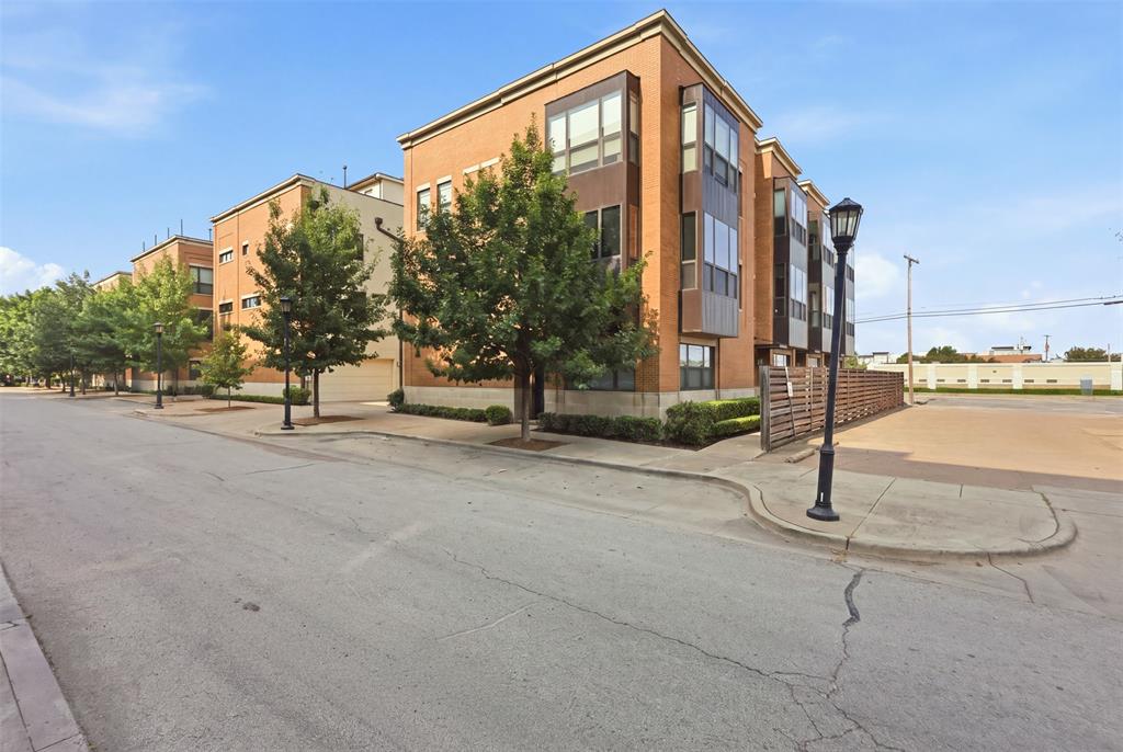 1114 S Adams Street — photo