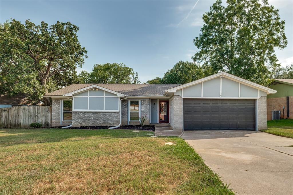 3217 Meadow Wood Lane — photo