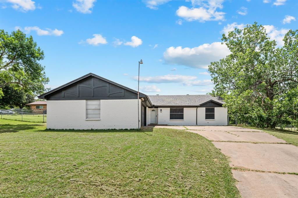 103 Park Trail Place — photo